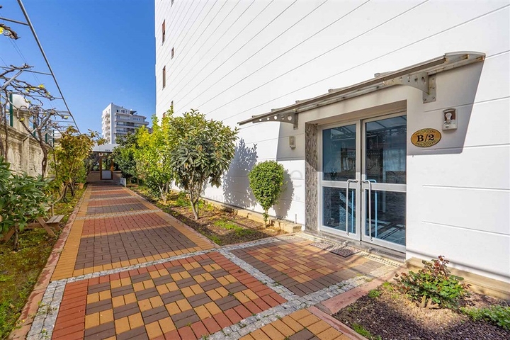 Geräumiges Penthouse vom Eigentümer mit 2+1 Grundriss im Stadtteil Kestel