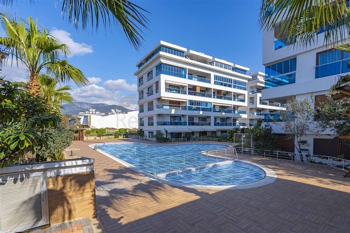 Geräumiges Penthouse vom Eigentümer mit 2+1 Grundriss im Stadtteil Kestel