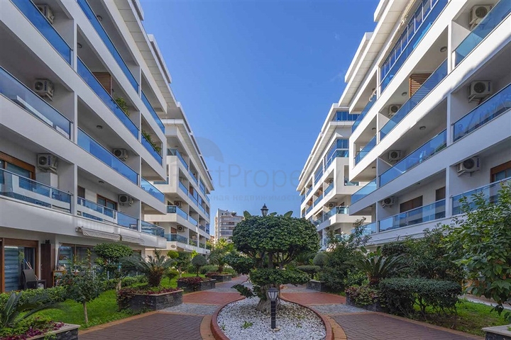 Geräumiges Penthouse vom Eigentümer mit 2+1 Grundriss im Stadtteil Kestel