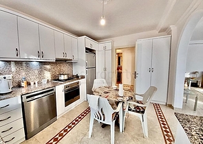 Wohnung im Zentrum von Alanya mit der Möglichkeit, eine Aufenthaltserlaubnis zu erhalten Wohnung im Zentrum von Alanya mit der Möglichkeit, eine Aufenthaltserlaubnis zu erhalten