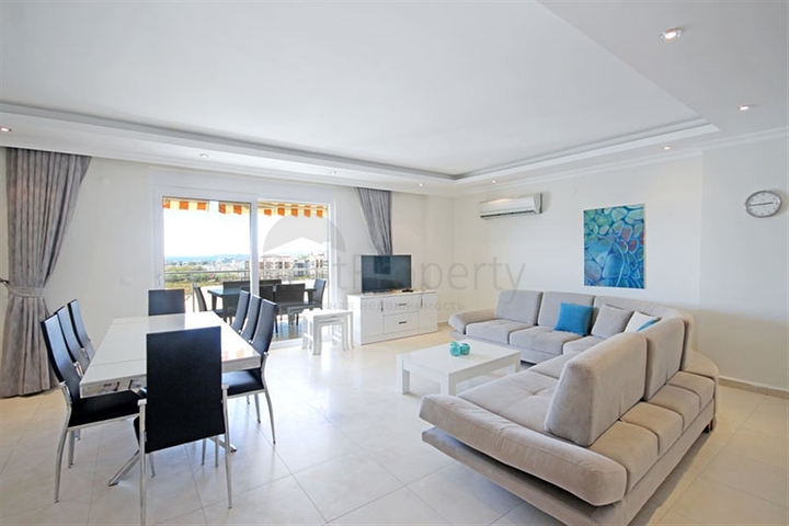 Geräumiges 3+1 Penthouse 750 Meter vom Meer entfernt in Avsallar Geräumiges 3+1 Penthouse 750 Meter vom Meer entfernt in Avsallar