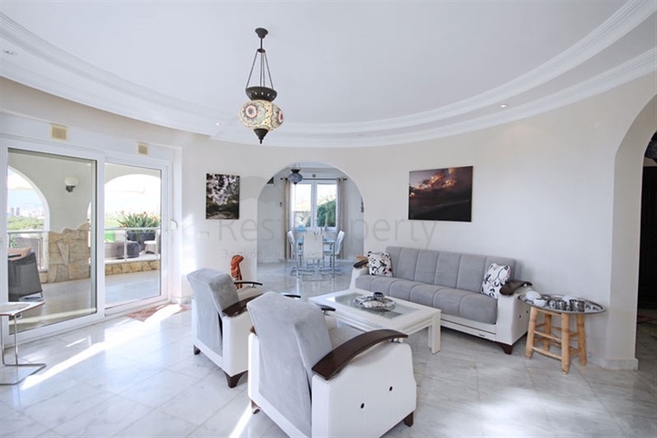 Villa mit Panoramablick auf das Meer