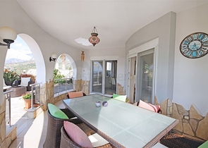 Villa mit Panoramablick auf das Meer