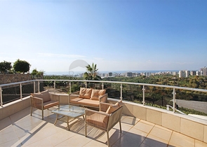 Villa mit Panoramablick auf das Meer