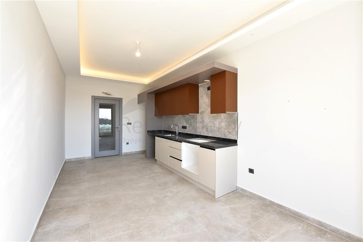 Geräumige 3+1-Wohnung für eine große Familie in der Nähe von Oba 