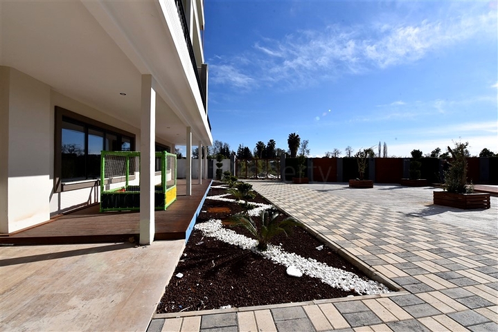 Geräumige 3+1-Wohnung für eine große Familie in der Nähe von Oba 