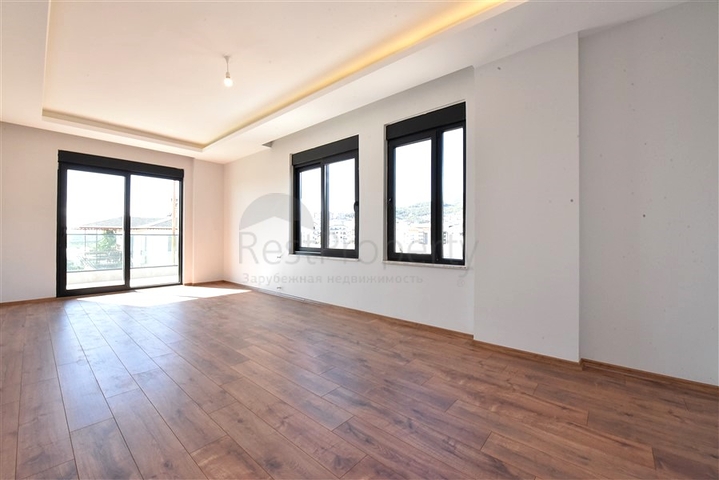 Geräumige 3+1-Wohnung für eine große Familie in der Nähe von Oba 