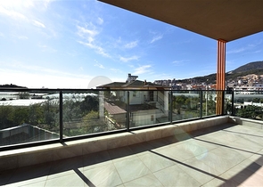 Geräumige 3+1-Wohnung für eine große Familie in der Nähe von Oba 