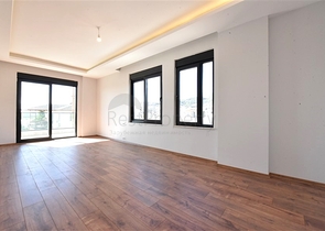 Geräumige 3+1-Wohnung für eine große Familie in der Nähe von Oba 