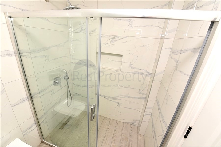 Geräumige Wohnung in einem neuen Komplex