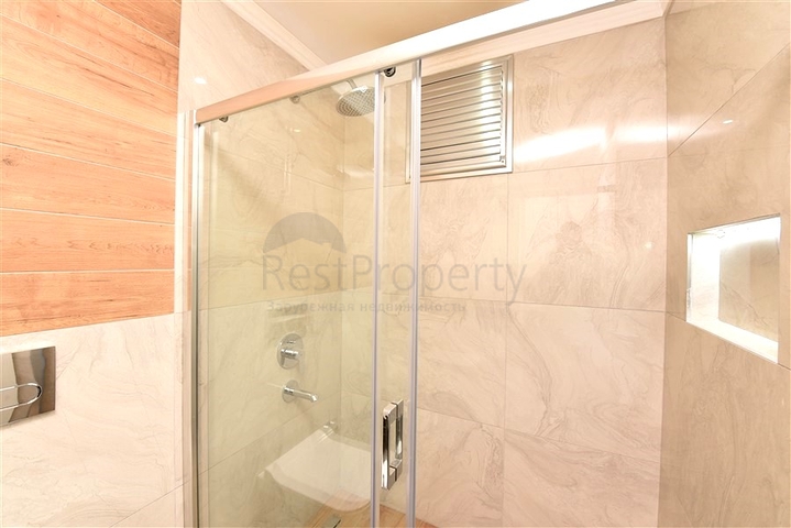 Geräumige Wohnung in einem neuen Komplex