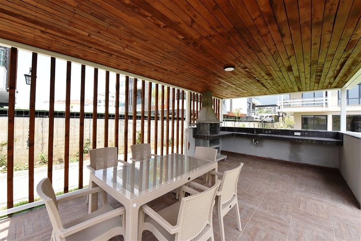 Geräumige Wohnung in einem neuen Komplex