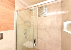 Geräumige Wohnung in einem neuen Komplex