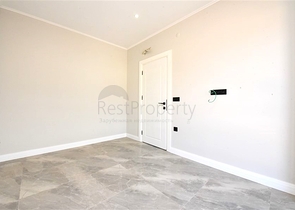 Geräumige Wohnung in einem neuen Komplex