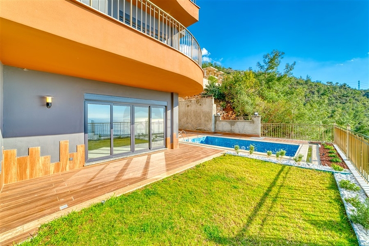 Villen mit Meerblick in zentraler Lage in Alanya