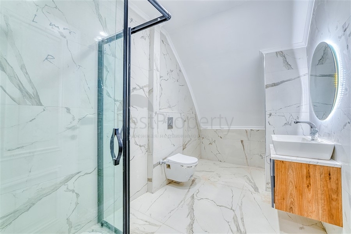 Villen mit Meerblick in zentraler Lage in Alanya