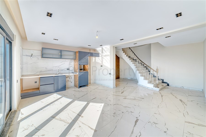 Villen mit Meerblick in zentraler Lage in Alanya