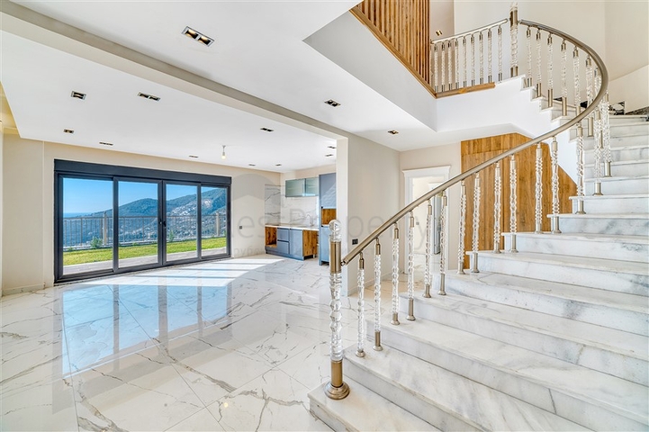 Villen mit Meerblick in zentraler Lage in Alanya