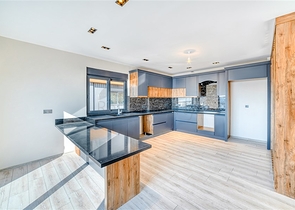 Villen mit Meerblick in zentraler Lage in Alanya