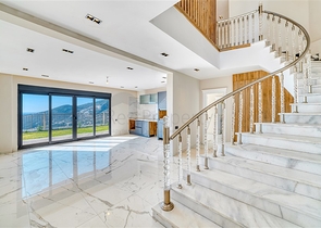 Villen mit Meerblick in zentraler Lage in Alanya