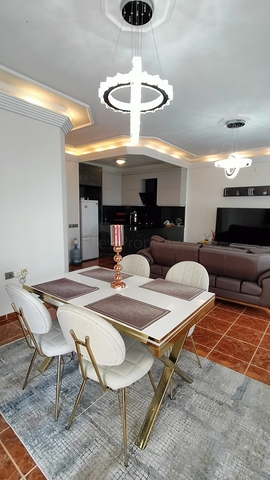 2+1 möblierte Wohnung mit Meerblick in Tosmur