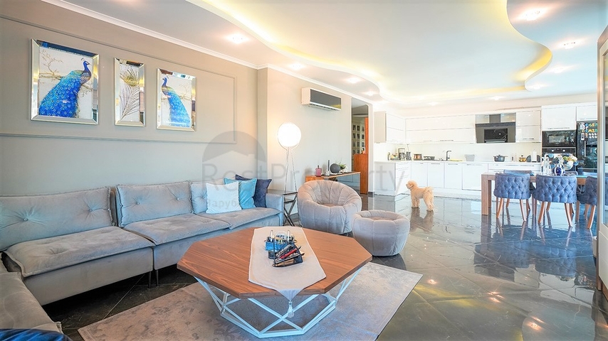 Schickes Penthouse 3+2 im Stadtteil Oba