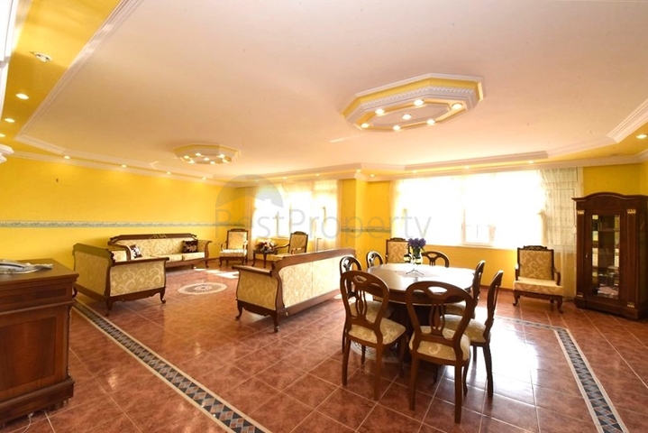 Möblierte 3+1-Wohnung in der Nähe des Meeres in der Gegend von Oba