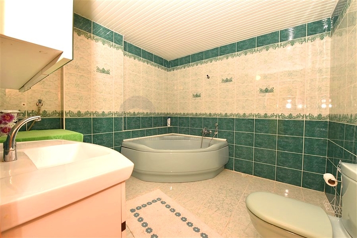 Möblierte 3+1-Wohnung in der Nähe des Meeres in der Gegend von Oba