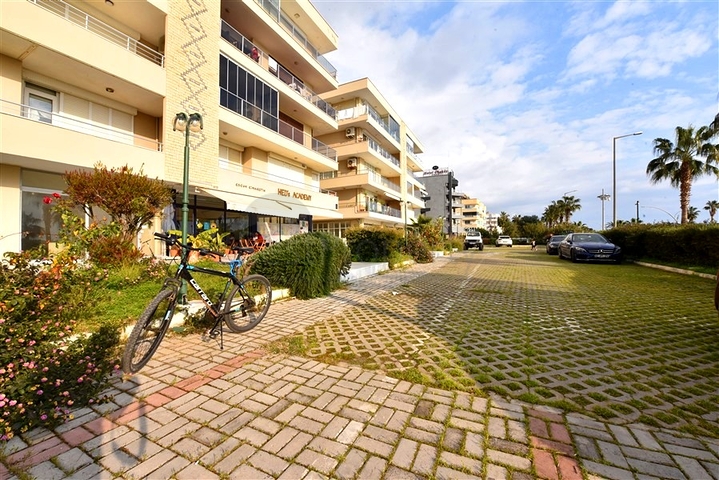 Möblierte 3+1-Wohnung in der Nähe des Meeres in der Gegend von Oba