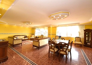 Möblierte 3+1-Wohnung in der Nähe des Meeres in der Gegend von Oba