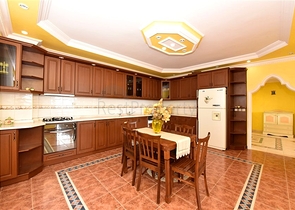 Möblierte 3+1-Wohnung in der Nähe des Meeres in der Gegend von Oba