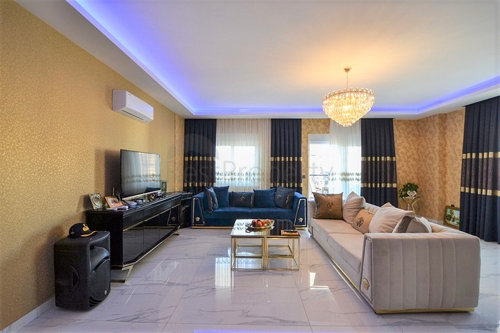 Penthouse 3+1 in einer Wohnanlage mit Infrastruktur im Stadtteil Kargicak