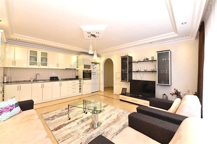 Möbliertes Penthouse mit drei Schlafzimmern im Stadtteil Oba