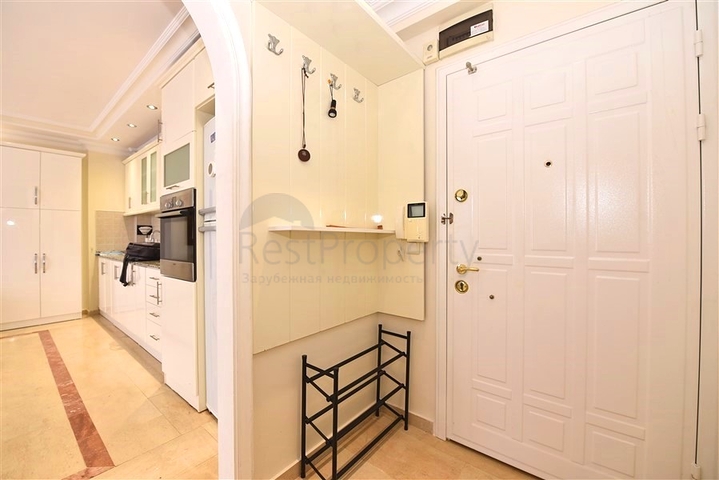 Möbliertes Penthouse mit drei Schlafzimmern im Stadtteil Oba