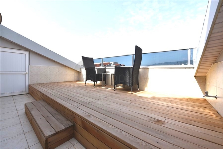 Möbliertes Penthouse mit drei Schlafzimmern im Stadtteil Oba