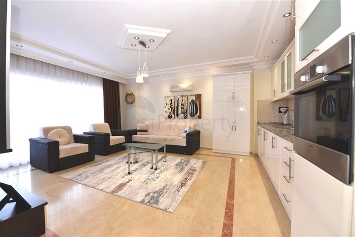 Möbliertes Penthouse mit drei Schlafzimmern im Stadtteil Oba