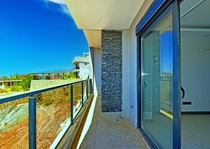 Der im Bau befindliche Clubkomplex im Bezirk Oba