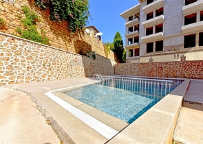 Der im Bau befindliche Clubkomplex im Bezirk Oba