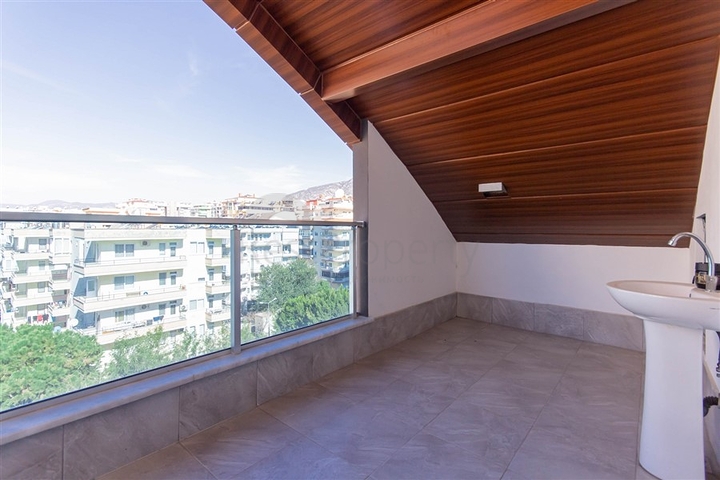 Geräumiges Penthouse am Mittelmeer