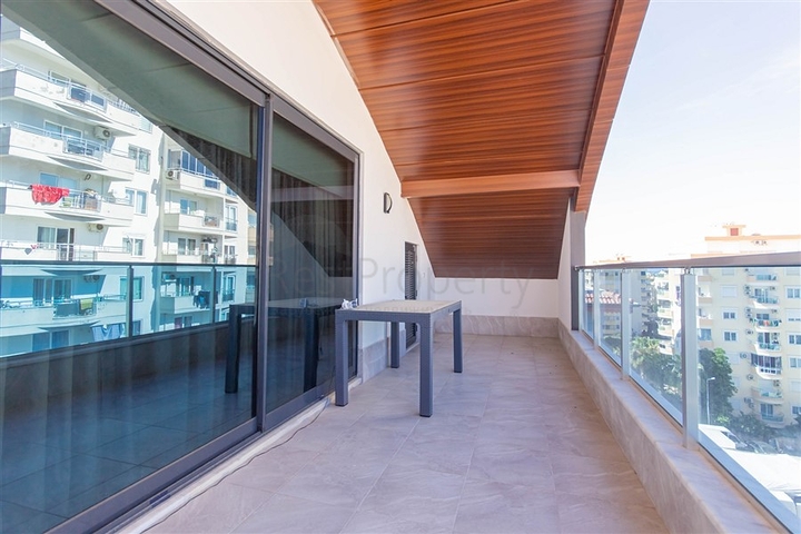 Geräumiges Penthouse am Mittelmeer