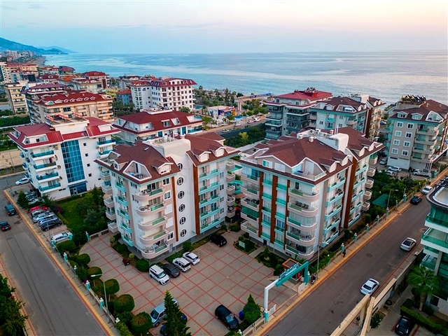 Wohnung 2+1 50 m vom Meer entfernt im Stadtteil Kestel 