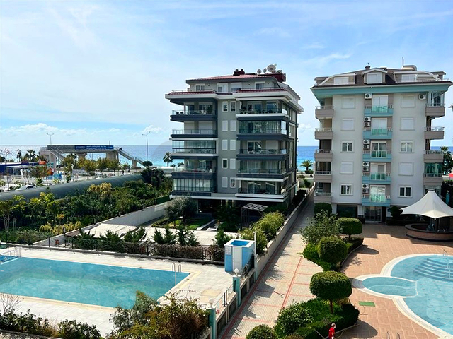 Wohnung 2+1 50 m vom Meer entfernt im Stadtteil Kestel 