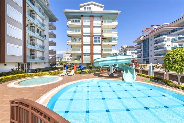 Wohnung 2+1 50 m vom Meer entfernt im Stadtteil Kestel 