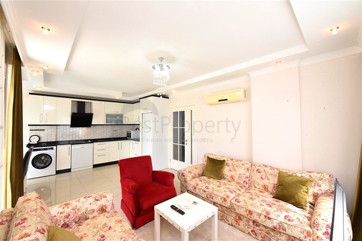 Wohnung 2+1 50 m vom Meer entfernt im Stadtteil Kestel 