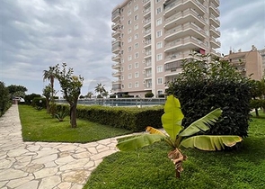 2+1 Wohnung in der ersten Zeile im Stadtteil Mahmutlar