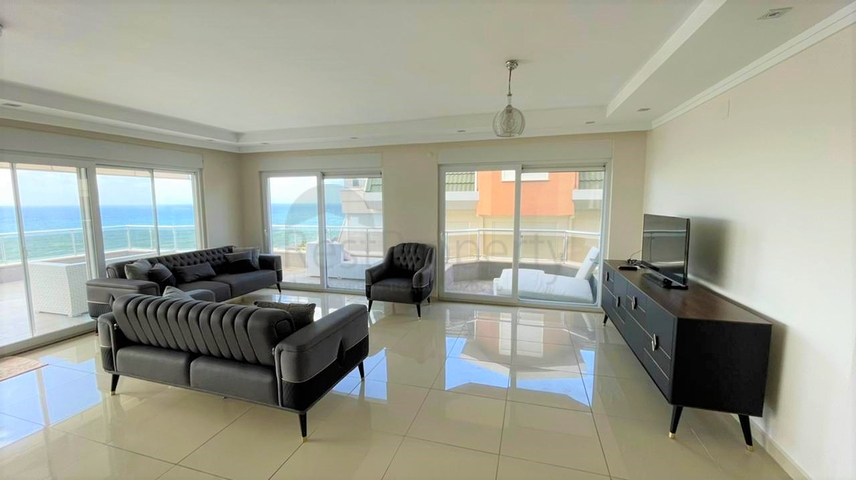 4+1 Penthouse mit Meerblick im Stadtteil Konakli