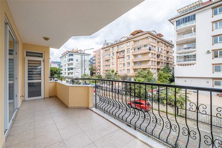 Zweizimmerwohnung in Oba am Meer