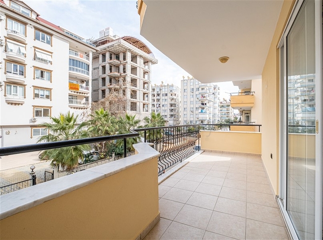 Zweizimmerwohnung in Oba am Meer