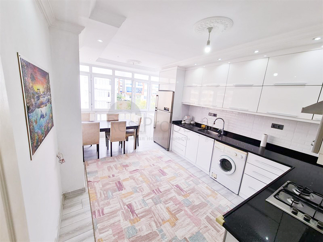 Helle, geräumige Wohnung im europäischen Viertel von Tosmur