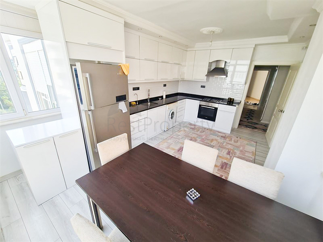 Helle, geräumige Wohnung im europäischen Viertel von Tosmur